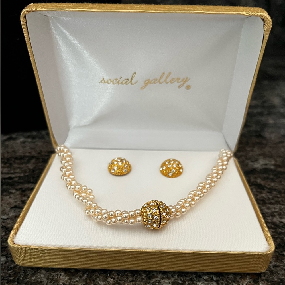 Social Gallery 2Pc Necklace & Earring Set
